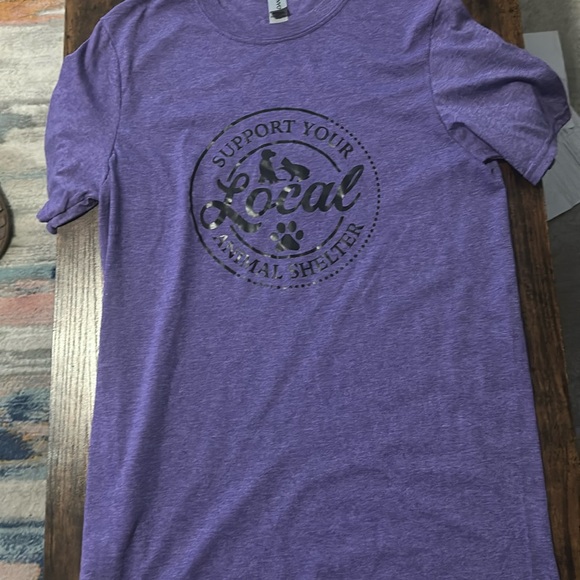 Gildan Tops - Handmade small tshirt support your local animal shelter
